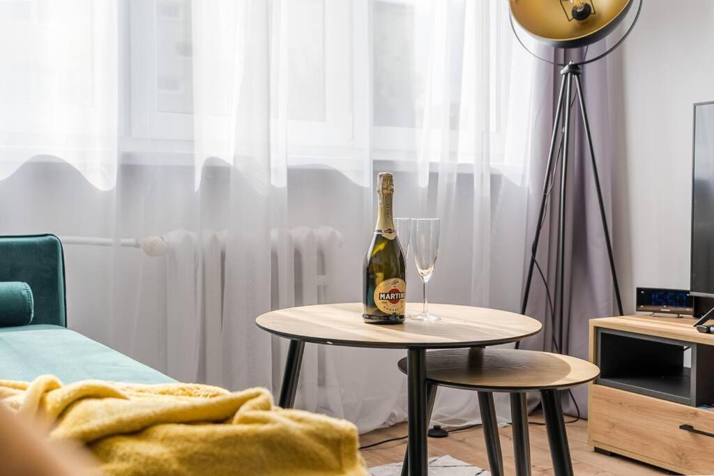 Uroczy Apartament 2 Pokoje - 10 Min Do Morza! Gdansk Ngoại thất bức ảnh